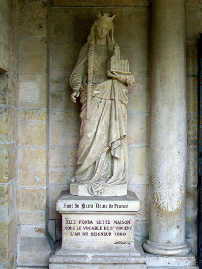 Image - Anna Yaroslavna monumnent in a church in Senlis, France.